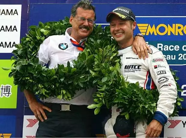 Mario Theissen mit Andy Priaulx Titel-Bild zur News: Mario Theissen mit Andy Priaulx