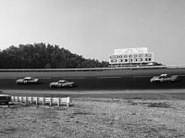 Pontiac Bristol 1961 Fireball Roberts Junior Johnson