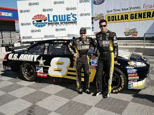Mark Martin Aric Almirola Titel-Bild zur News: Mark Martin Aric Almirola