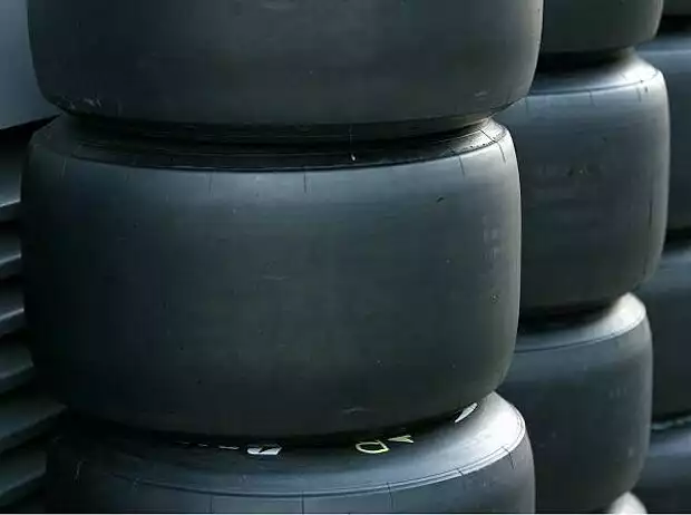 Bridgestone-Slicks Titel-Bild zur News: Bridgestone-Slicks