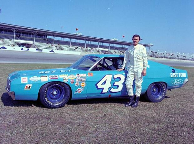 Richard Petty 1969 Ford Torino