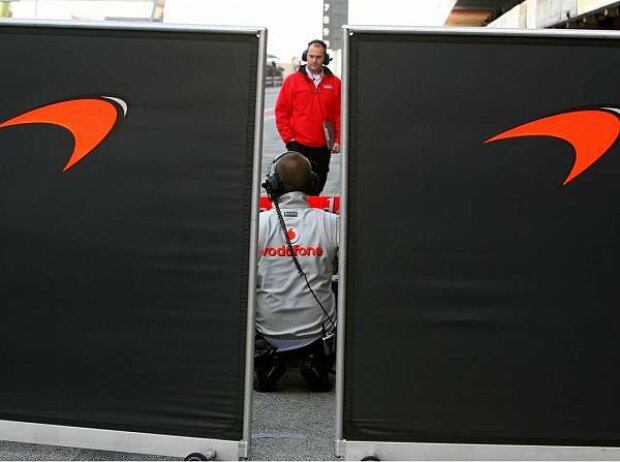 Titel-Bild zur News: McLaren-Mercedes-Stellwand