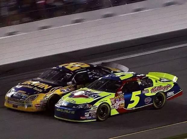 Titel-Bild zur News: Jamie McMurray Kyle Busch