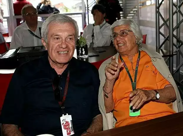 Maria Teresa de Filippis mit Formel-1-Journalist Helmut Zwickl Titel-Bild zur News: Maria Teresa de Filippis mit Formel-1-Journalist Helmut Zwickl
