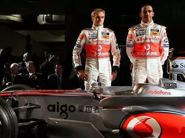 Titel-Bild zur News: Heikki Kovalainen Lewis Hamilton