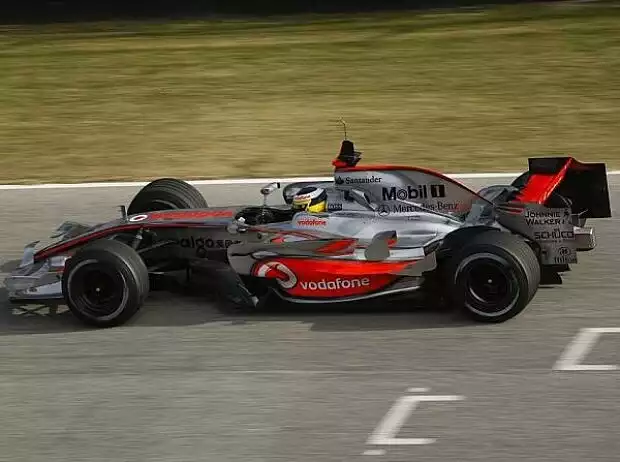 Titel-Bild zur News: MP4-23 Roll Out