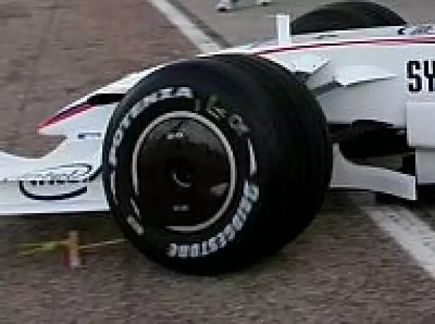 Radkappen am BMW Sauber F1.08 Titel-Bild zur News: Radkappen am BMW Sauber F1.08