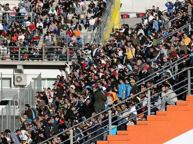 Titel-Bild zur News: Fans Test Valencia