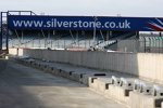 Entstehung der neuen Boxenmauer in Silverstone