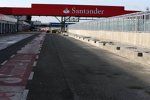 Entstehung der neuen Boxenmauer in Silverstone