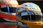 Die Helme von Fernando Alonso und Nelson Piquet Jr. (Renault) 