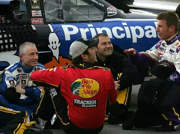 Mark Martin Martin Truex Jr. Jamie McMurray Titel-Bild zur News: Mark Martin Martin Truex Jr. Jamie McMurray