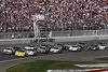 Bild zum Inhalt: Crashfest: Routinier Mark Martin gewinnt in Las Vegas