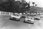 1982: Einführungsrunde, rechts Dale Earnhardt