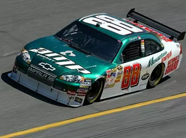 Dale Earnhardt Jr. Hendrick Titel-Bild zur News: Dale Earnhardt Jr. Hendrick