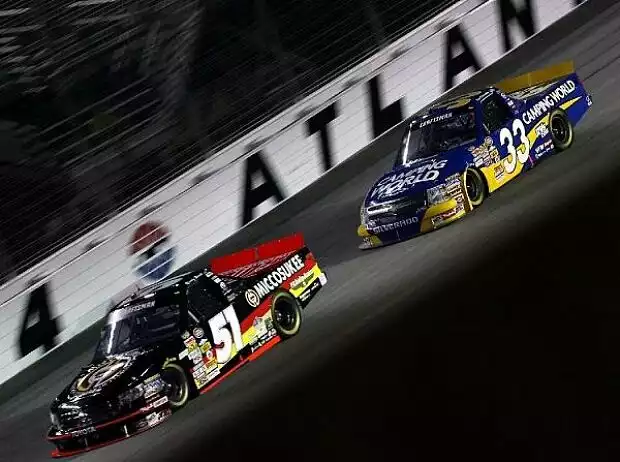 Kyle Busch Ron Hornaday Titel-Bild zur News: Kyle Busch Ron Hornaday