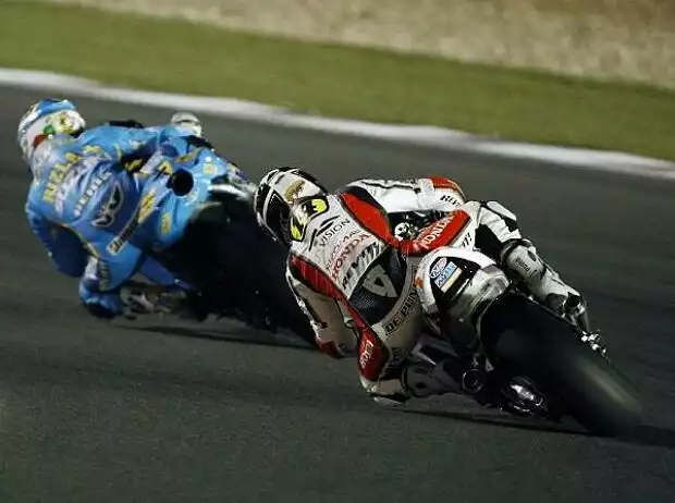 Loris Capirossi vor Randy de Puniet Titel-Bild zur News: Loris Capirossi vor Randy de Puniet