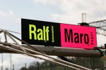 Boxensignal für Ralf Schumacher und Maro Engel (Mücke) 