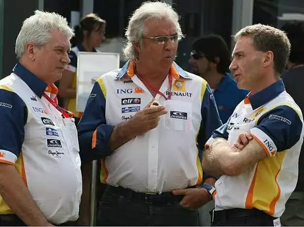 Pat Symonds, Flavio Briatore und Bob Bell Titel-Bild zur News: Pat Symonds, Flavio Briatore und Bob Bell