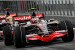 Heikki Kovalainen vor Lewis Hamilton (McLaren-Mercedes) 