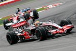 Jarno Trulli Lewis Hamilton (McLaren-Mercedes) (Toyota) 