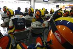 Das Renault-Team während des Rennens