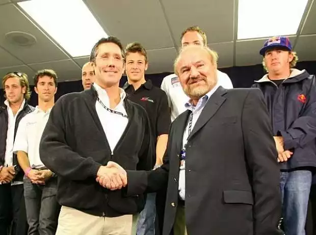 Tony George und Kevin Kalkhoven Titel-Bild zur News: Tony George und Kevin Kalkhoven