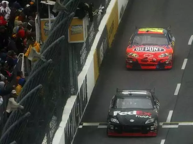 Denny Hamlin Jeff Gordon Titel-Bild zur News: Denny Hamlin Jeff Gordon