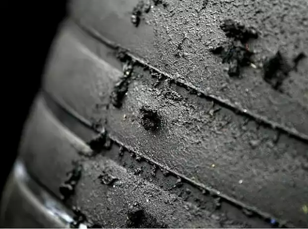 Bridgestone-Reifen mit Graining Titel-Bild zur News: Bridgestone-Reifen mit Graining