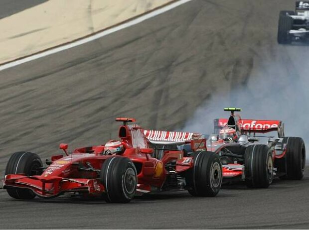 Titel-Bild zur News: Kimi Räikkönen vor Heikki Kovalainen