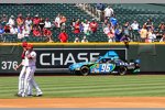  J.J. Yeley beim Baseball-Spiel der Arizona Diamondbacks