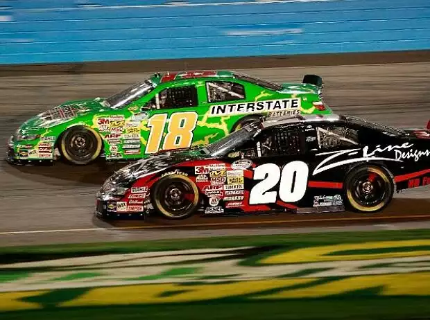 Titel-Bild zur News: Kyle Busch Denny Hamlin