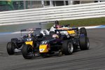 Stefano Coletti (Signature) vor Tom Dillmann (SG Formula) 