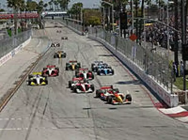 Titel-Bild zur News: Start in Long Beach 2006