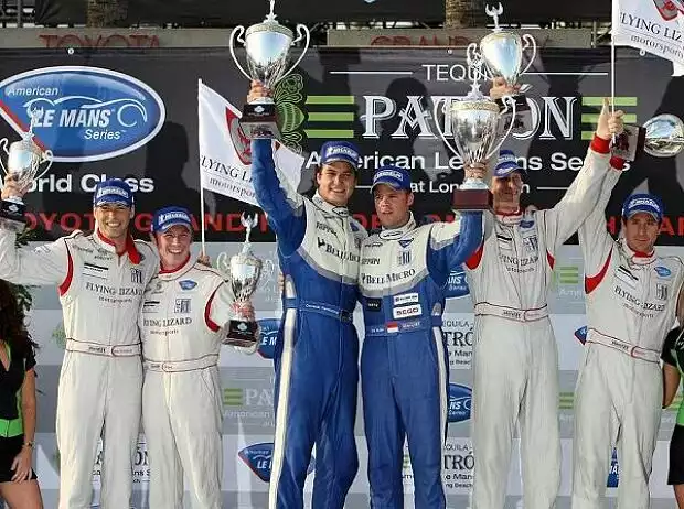Podium Long Beach GT2 Titel-Bild zur News: Podium Long Beach GT2