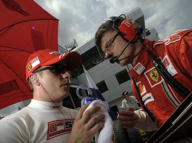 Titel-Bild zur News: Kimi Räikkönen und Chris Dyer