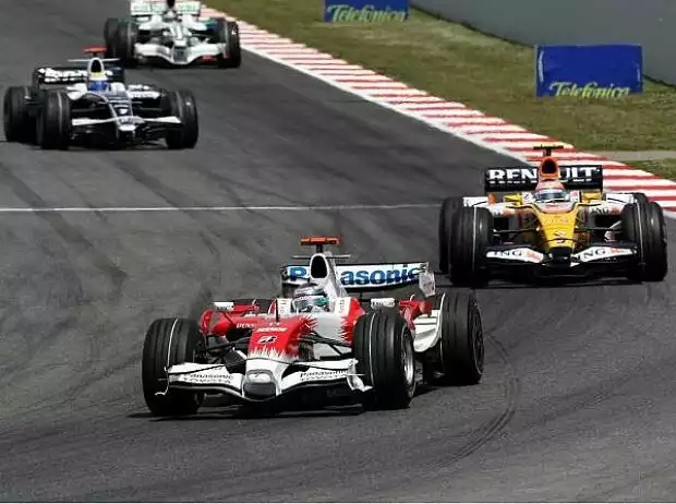 Jarno Trulli vor Nelson Piquet Junior Titel-Bild zur News: Jarno Trulli vor Nelson Piquet Junior