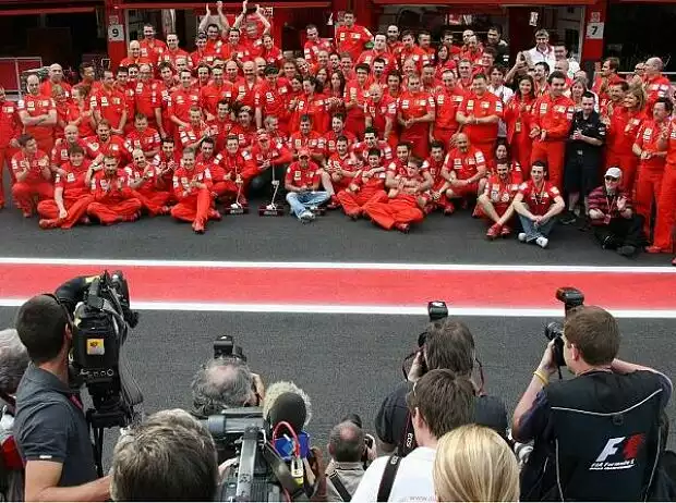 Ferrari-Team Titel-Bild zur News: Ferrari-Team
