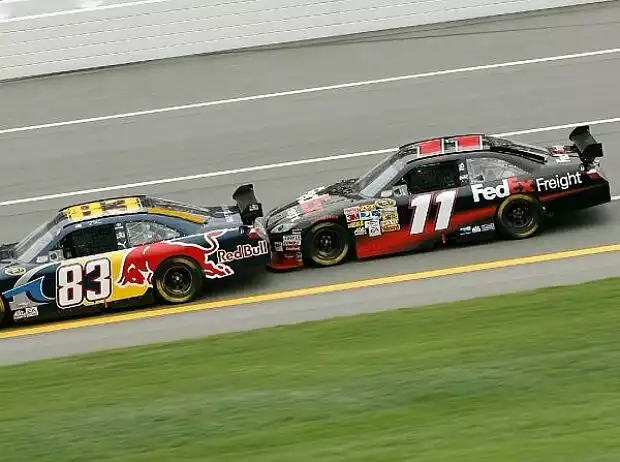 Denny Hamlin Brian Vickers Titel-Bild zur News: Denny Hamlin Brian Vickers