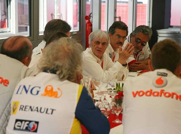 Meeting der Teamchefs Meeting der Teamchefs