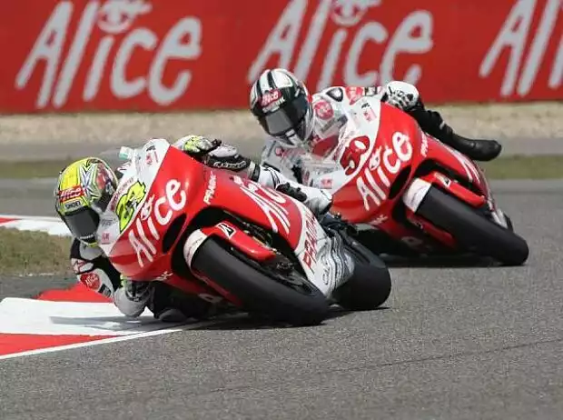 Antonio Elias vor Sylvain Guintoli Titel-Bild zur News: Antonio Elias vor Sylvain Guintoli