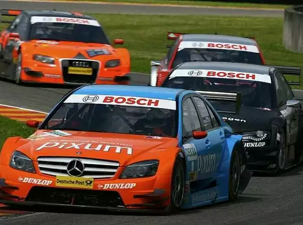 Mathias Lauda vor Timo Scheider, Mike Rockenfeller, Christjian Albers Titel-Bild zur News: Mathias Lauda vor Timo Scheider, Mike Rockenfeller, Christjian Albers