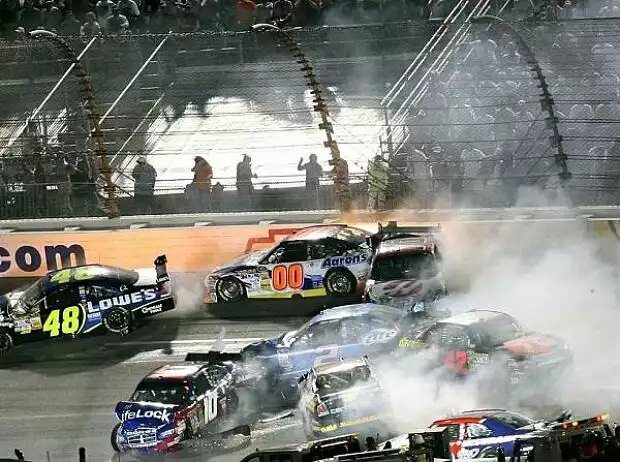 Jimmie Johnson , Juan Pablo Montoya Titel-Bild zur News: Jimmie Johnson , Juan Pablo Montoya