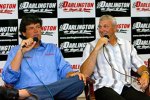 2006: Michael Waltrip gibt Dale Jarrett als Fahrer bekannt