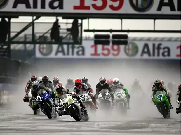 Titel-Bild zur News: Superbike-Start in Silverstone