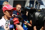 Heikki Kovalainen (McLaren-Mercedes) nach der Rennfreigabe durch die FIA-Ärzte
