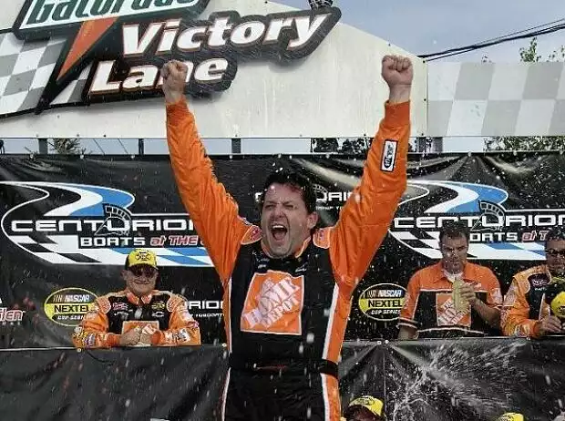 Tony Stewart Titel-Bild zur News: Tony Stewart