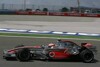 Bild zum Inhalt: McLaren-Mercedes in der Ferrari-Zange