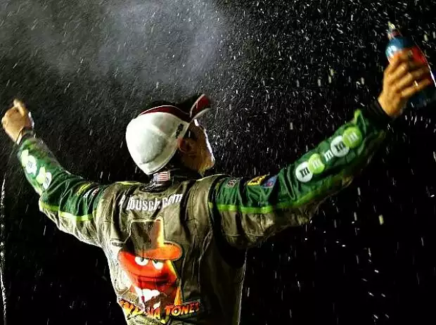 Titel-Bild zur News: Kyle Busch Joe Gibbs