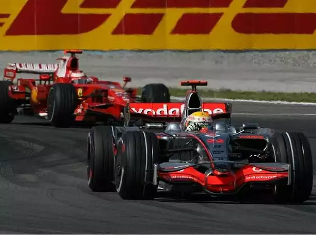 Titel-Bild zur News: Lewis Hamilton; Kimi Räikkönen